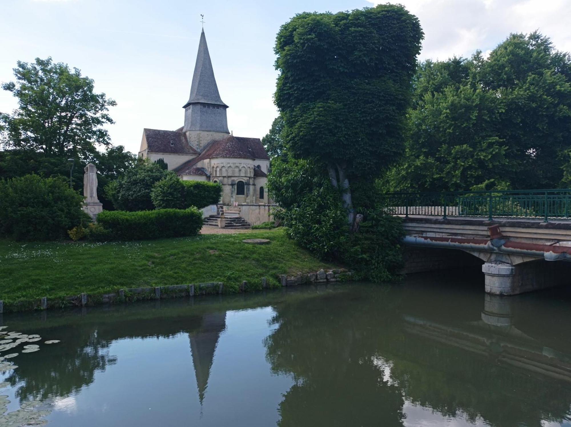 La Maison Au Bord De L'Eau Gracay Экстерьер фото