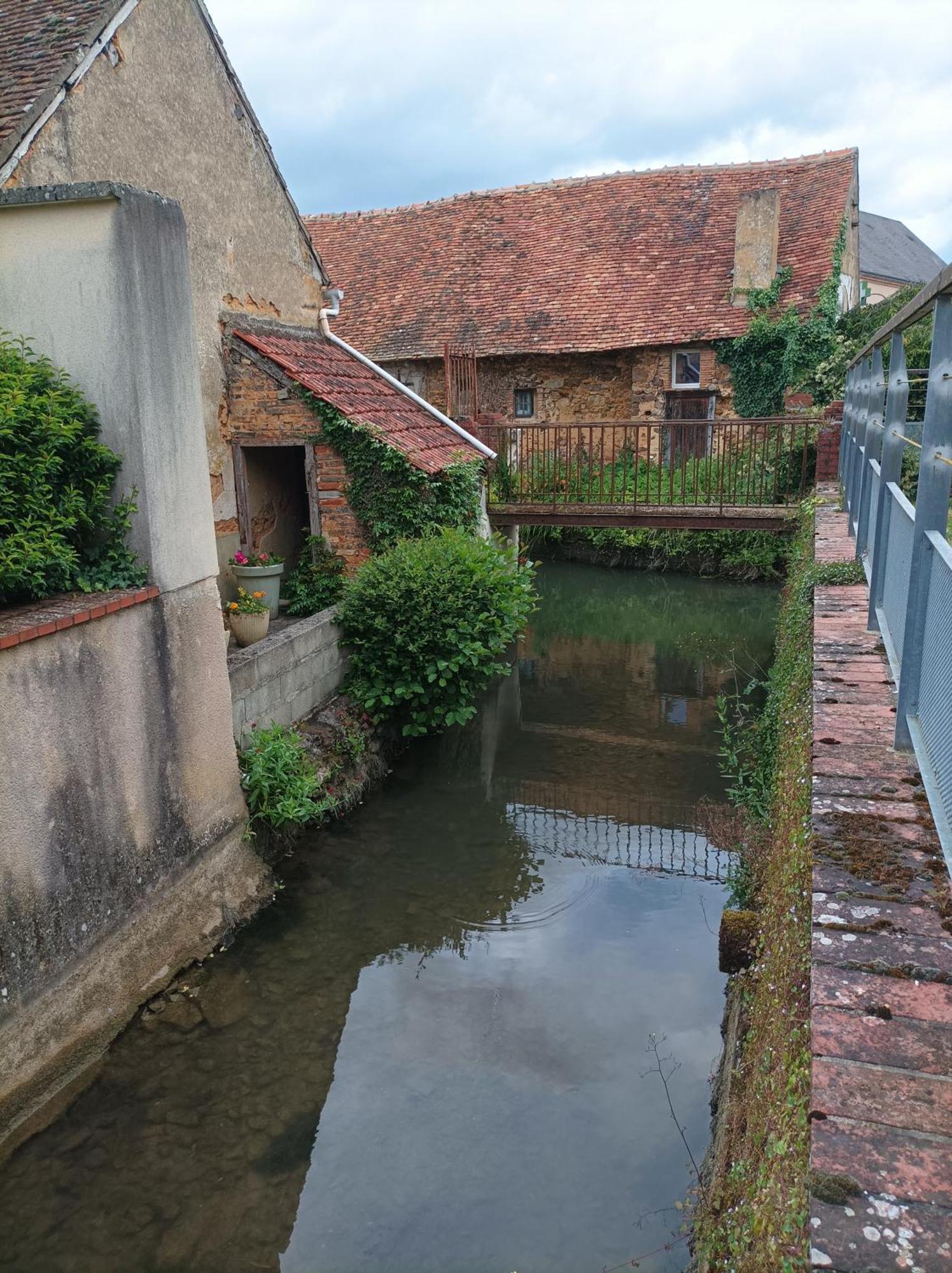 La Maison Au Bord De L'Eau Gracay Экстерьер фото